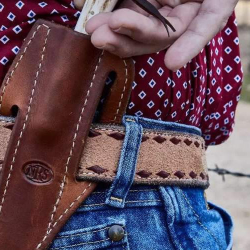Why Choose a Leather Knife Sheath?