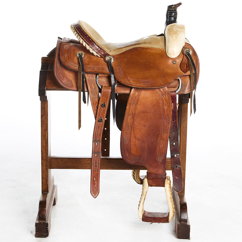 Dakota Saddlery Used 15.5in Team Roper with Rawhide Swells