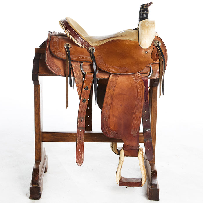 Dakota Saddlery Used 15.5in Team Roper with Rawhide Swells