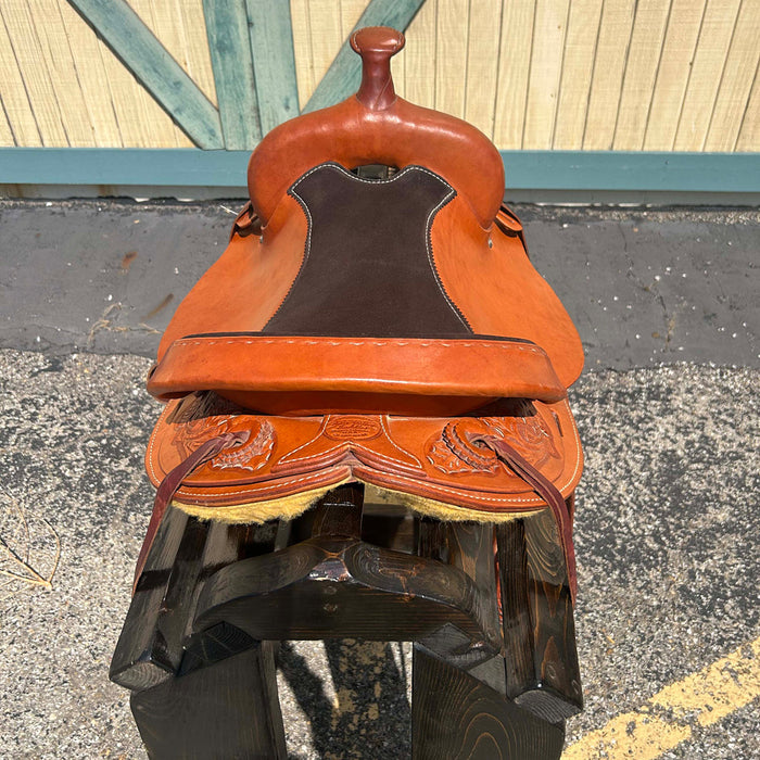 Bear Valley Used 15in Acorn and Oak Leaf Trail Saddle