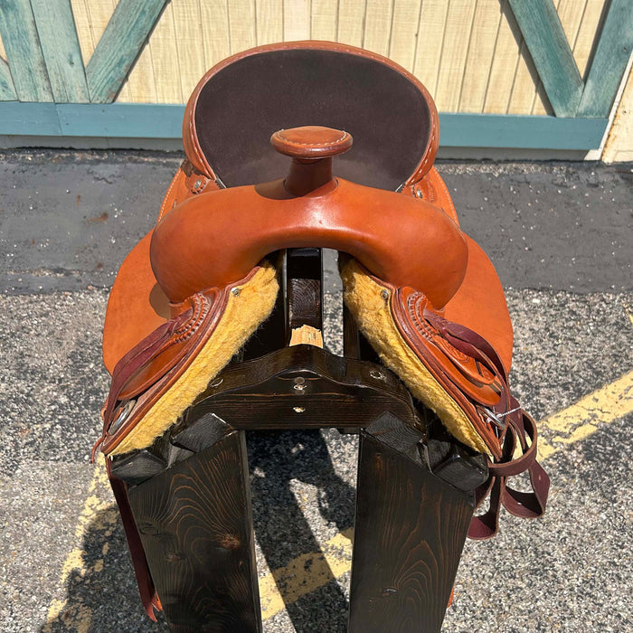 Bear Valley Used 15in Acorn and Oak Leaf Trail Saddle
