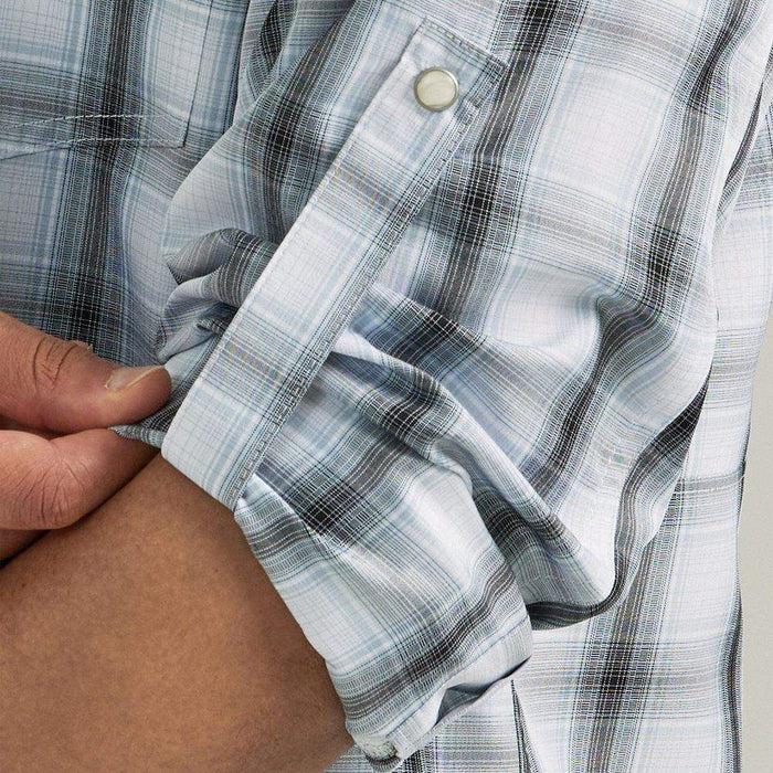 Wrangler Men's Performance Long Sleeve Snap Shirt