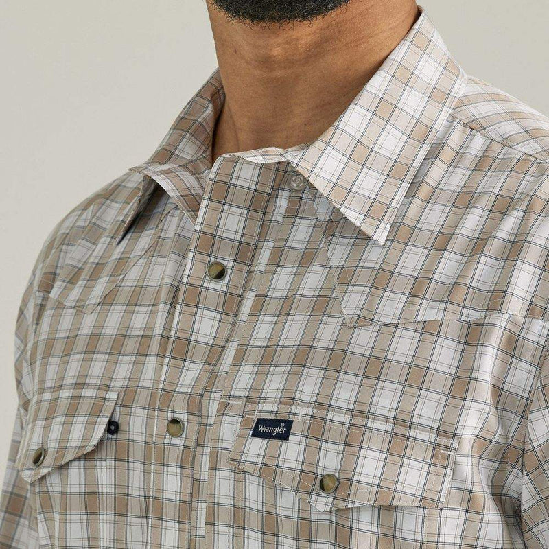 Wrangler Men's Performance Long Sleeve Snap Tan Shirt