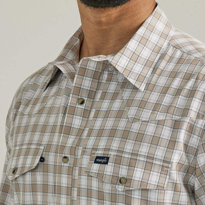 Wrangler Men's Performance Long Sleeve Snap Tan Shirt