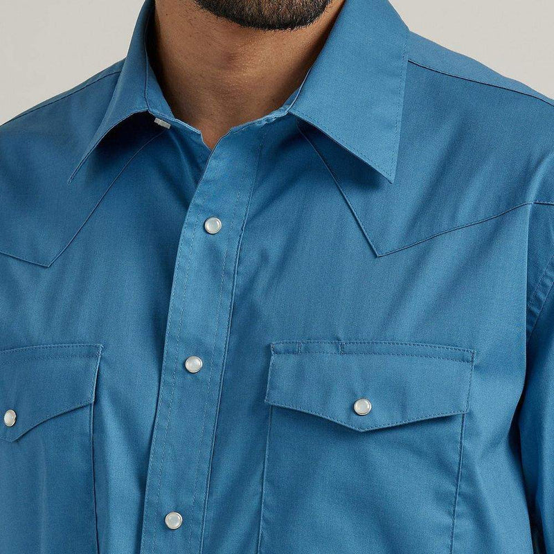 Wrangler Men's Wrinkle Resist Blue Solid Snap Shirt