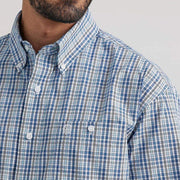 Wrangler Men's George Strait Long Sleeve Button Down