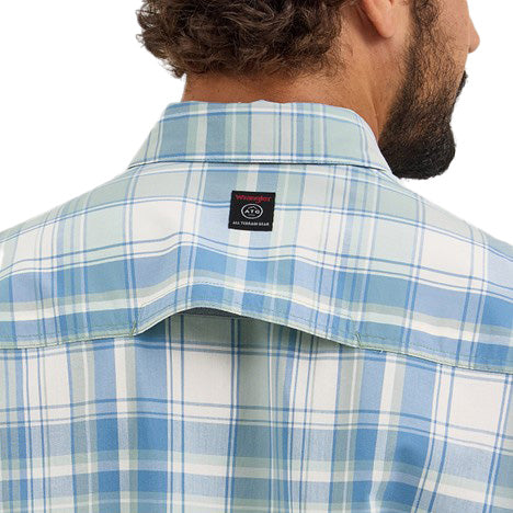 Wrangler Men's Iceburg Plaid ATG Cedar Pocket Short Sleeve Shirt