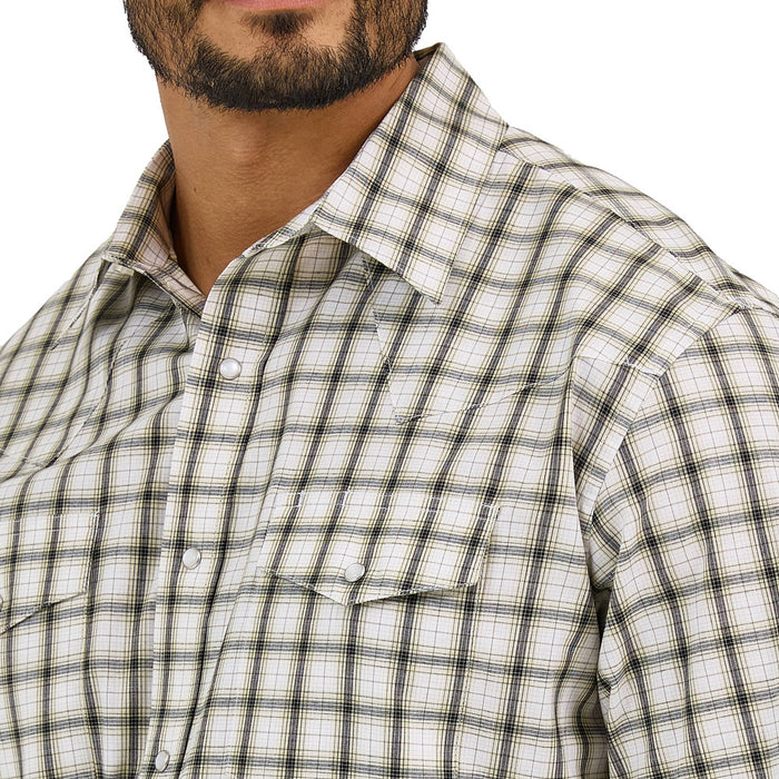 Wrangler Men's Black Wrinkle Resist Shirt