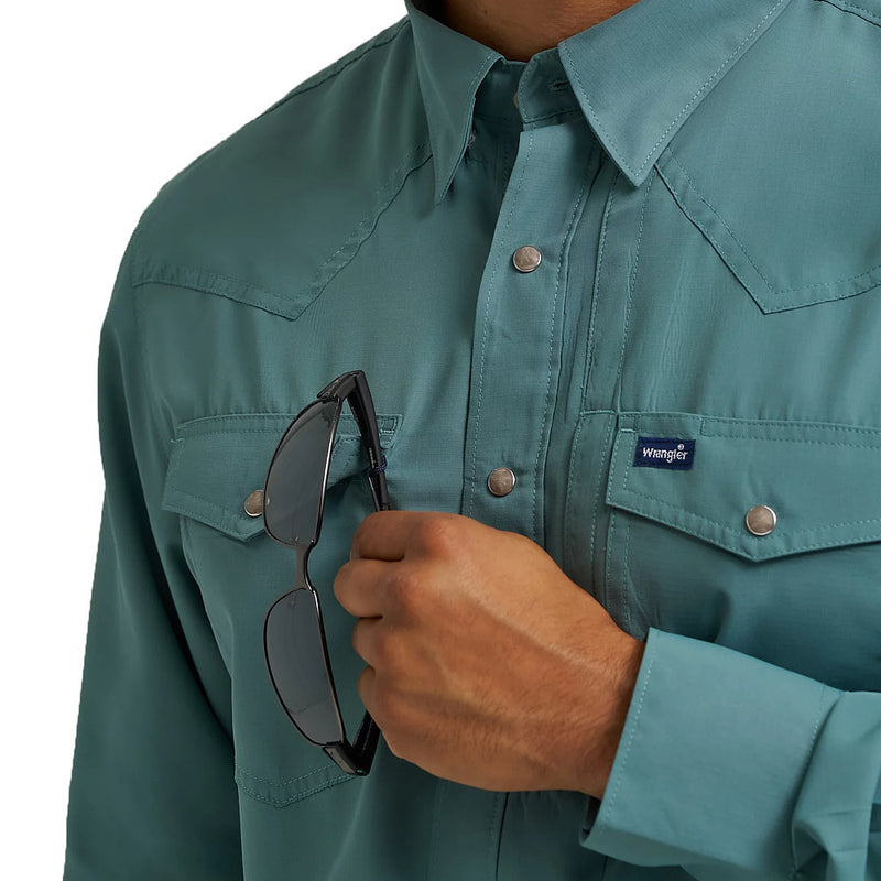 Wrangler Men's Pine Long Sleeve Performance Shirt
