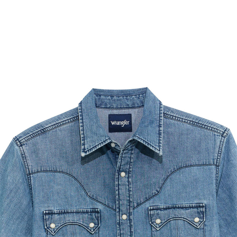 Wrangler Men's Light Wash Denim Snap Shirt
