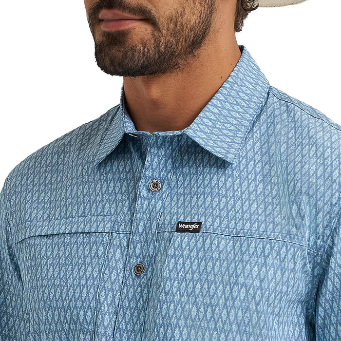 Wrangler Men's Ombre Blue ATG Hike Shirt