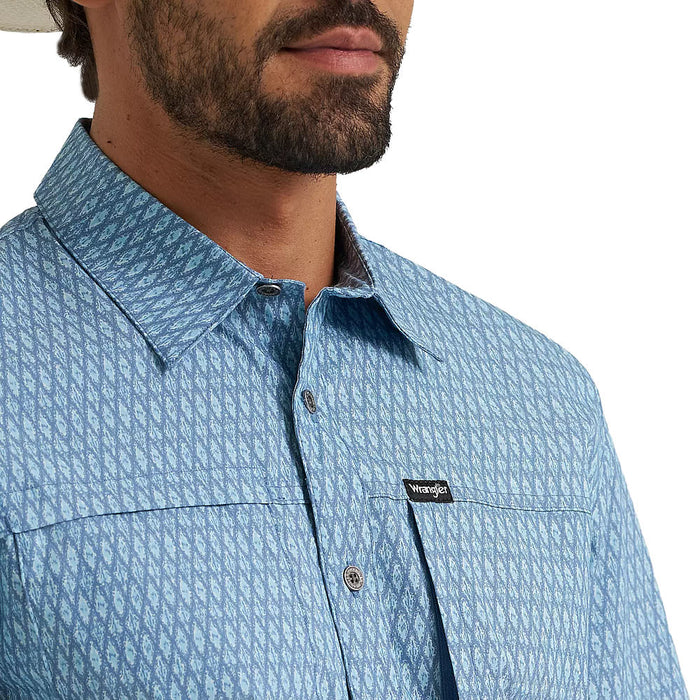 Wrangler Men's Ombre Blue ATG Hike Shirt