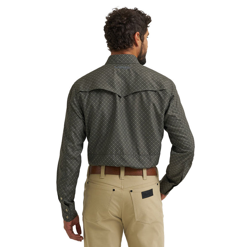 Wrangler Men's ATG Deep Depths Performance Shirt