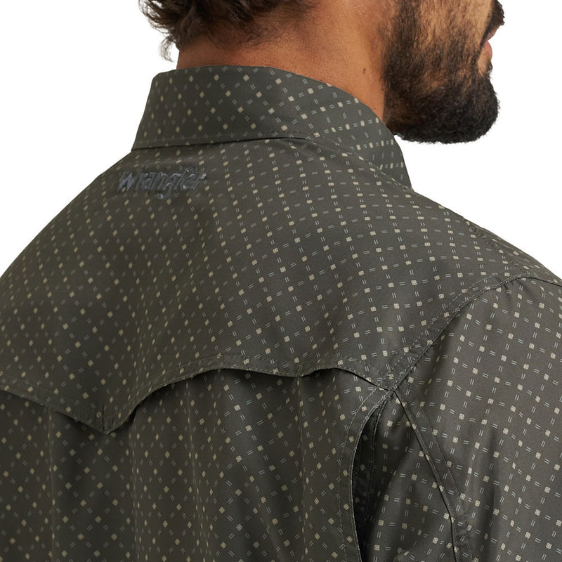 Wrangler Men's ATG Deep Depths Performance Shirt