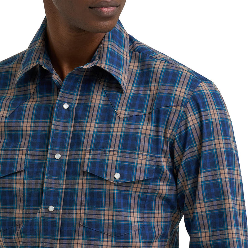 Wrangler Men's Wrinkle Resist Navy & Khaki Plaid Shirt