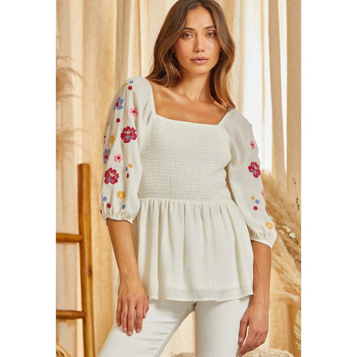 Andree By Unit Womens Ivory Embroidered Sleeve Top