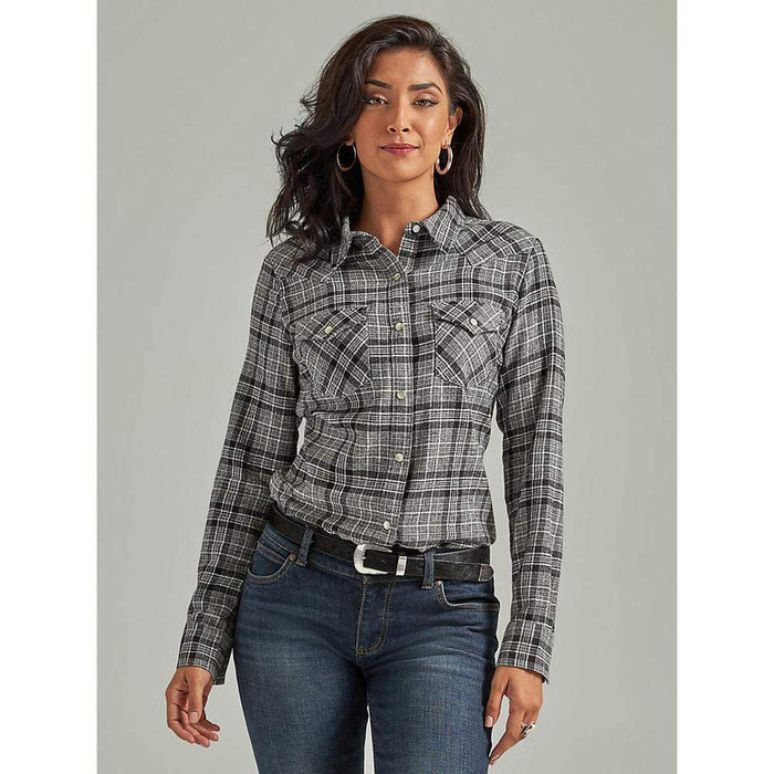 Wrangler Women's Essential Flannel Plaid Western Snap Shirt