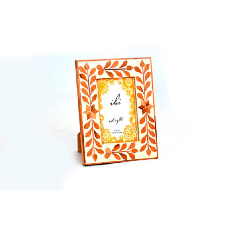 India Handicrafts White Wood Flower Photo Frame