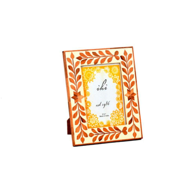 India Handicrafts White Wood Flower Photo Frame