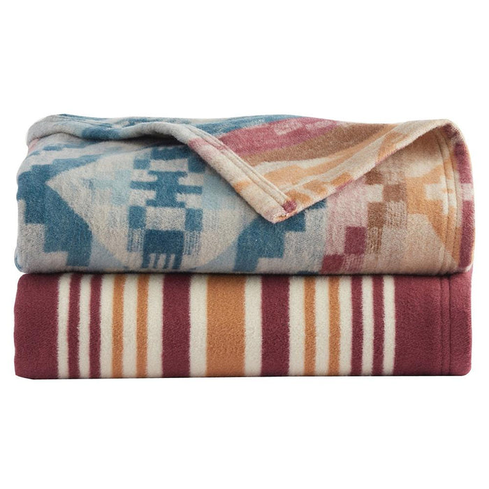 Carico Lake Stripe Throw Gift Pack