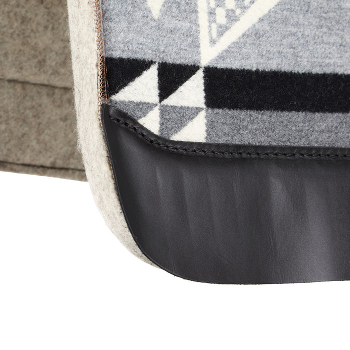 5 Star Equine Products Supplies Inc. 1in Natural Roper Black and White Aztec Felt Saddle Pad