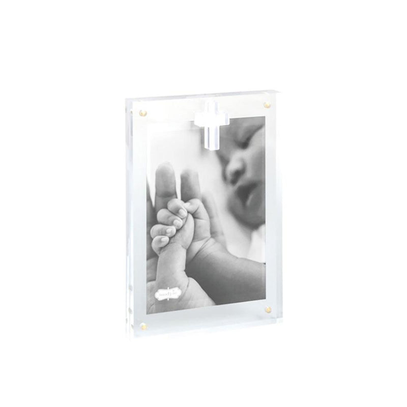 Vertical Layered Cross Frame
