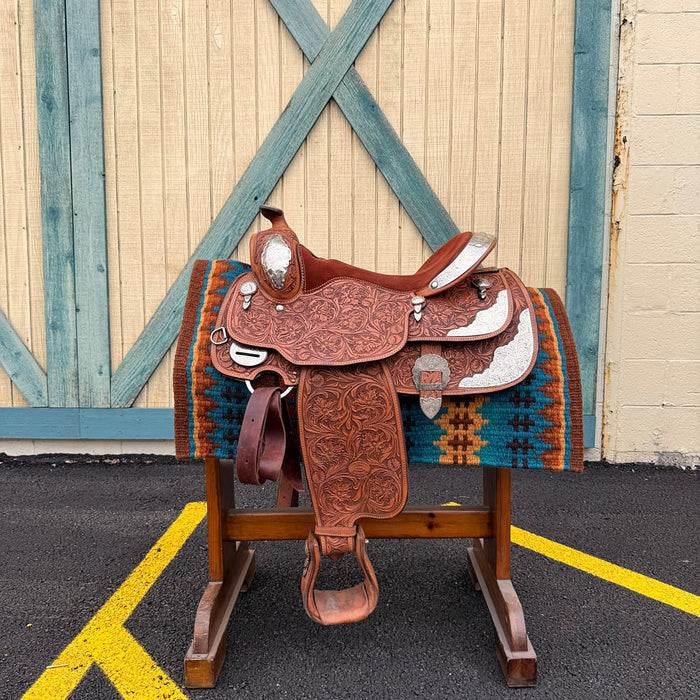 Used 15.5in Oak and Acorn Show Saddle