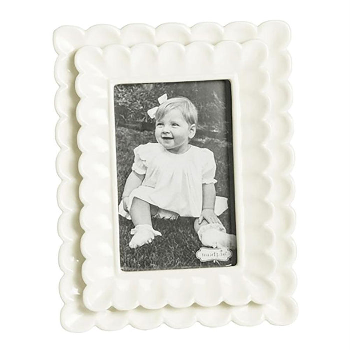 Small Scalloped Frame