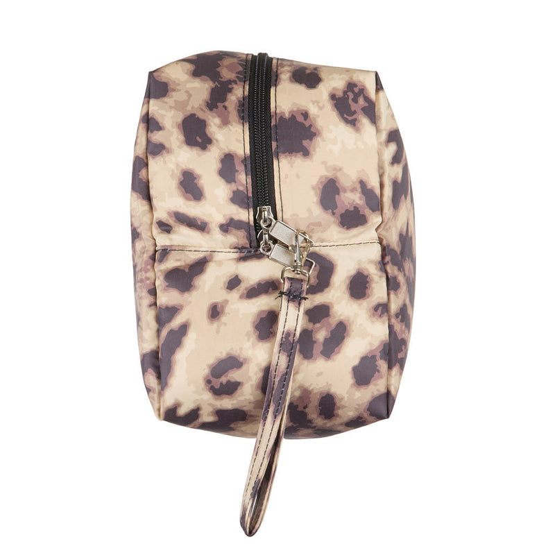 2 Fly Co. That Traveler Leopard Bag