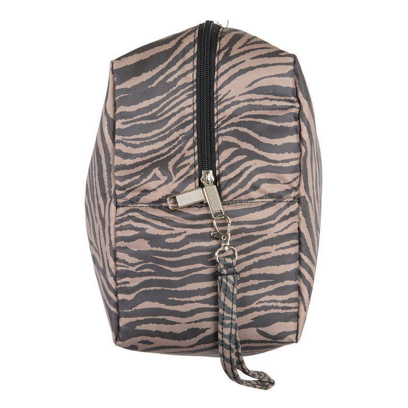 2 Fly Co. That Traveler Zebrahh Bag