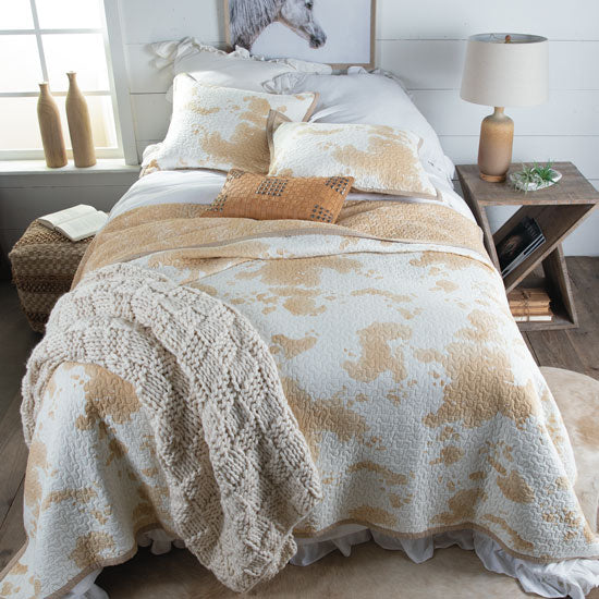 Hiend Accents Full/Queen Elsa Cowhide Reversible Quilt Set