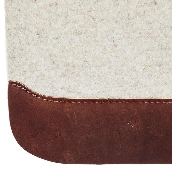 5 Star Equine Products Supplies Inc. 3/4in No Gullet Barrel Racer Natural Felt Saddle Pad