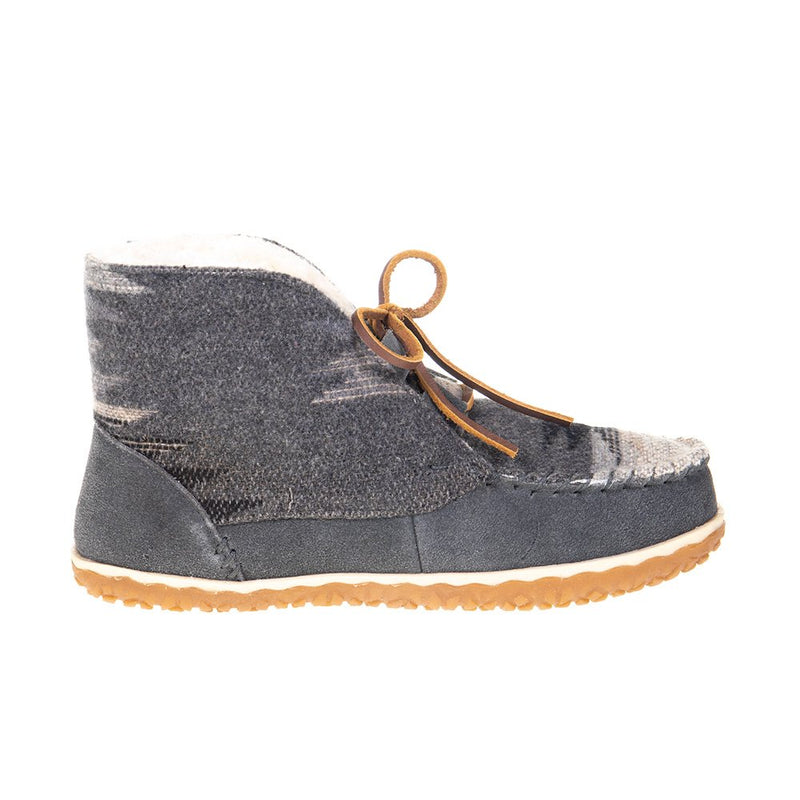 Minnetonka Women's Torrey Grey Casual