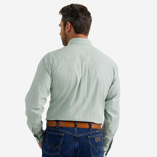 Wrangler Men's George Strait Two Pocket Button Down Shirt