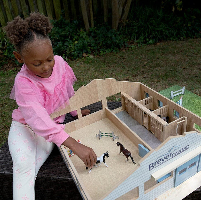Breyer Deluxe Arena Stable