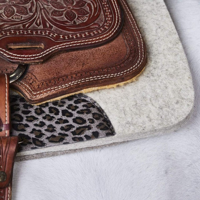 5 Star Equine Products Supplies Inc. 5 The Barrel Racer 7/8 Natural Felt Saddle Pad with Cheetah Wear Leathers