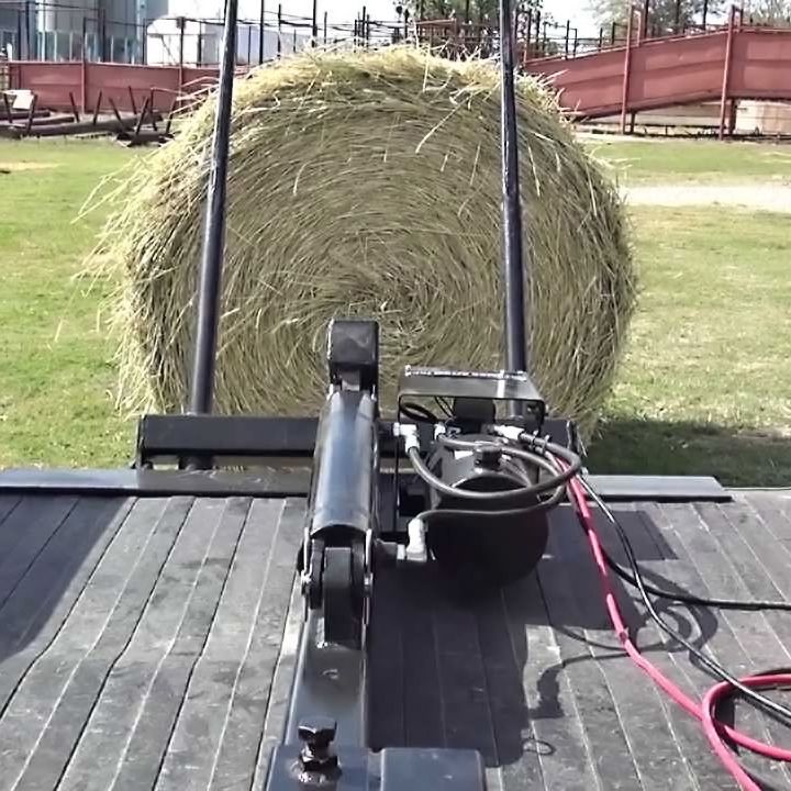 Pierce Over Gooseneck Hydraulic Bale Spike