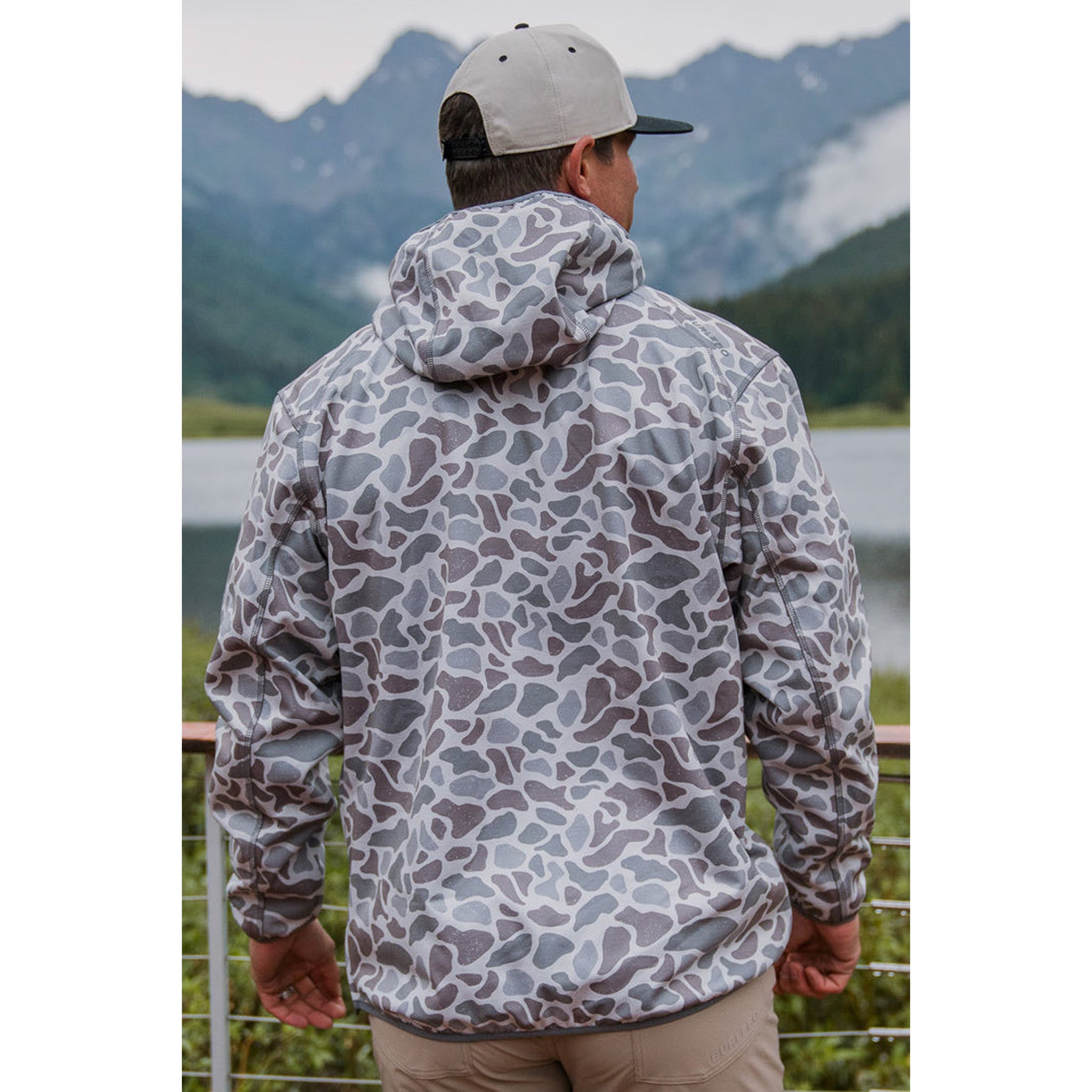 Burlebo Men`s Classic Deer Camo Duke Tech Quarter Zip