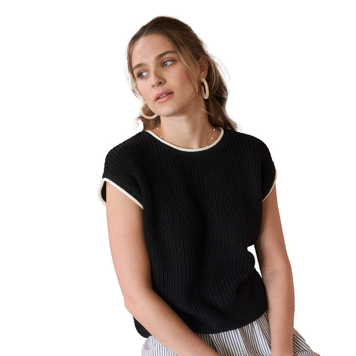 Blu Pepper Womens Black Contrast Trim Short Sleeve Knit Sweater Top