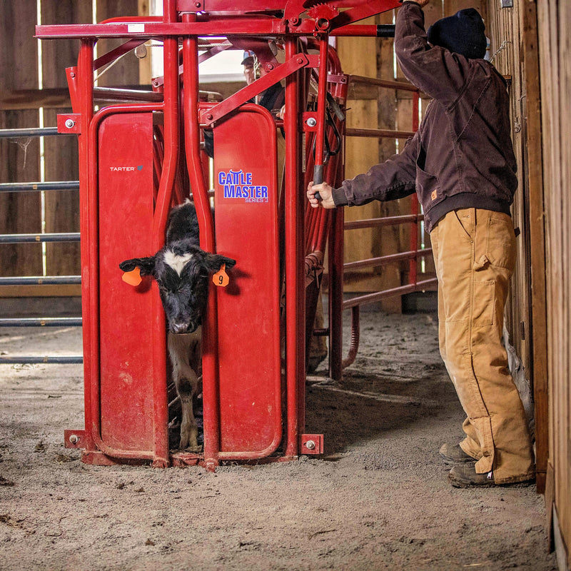 Tarter Cattlemaster Series 3 Squeeze Chute with Manual Headgate