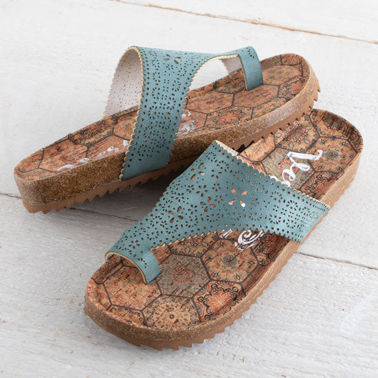 Country Grace Turquoise Daisy Sandal