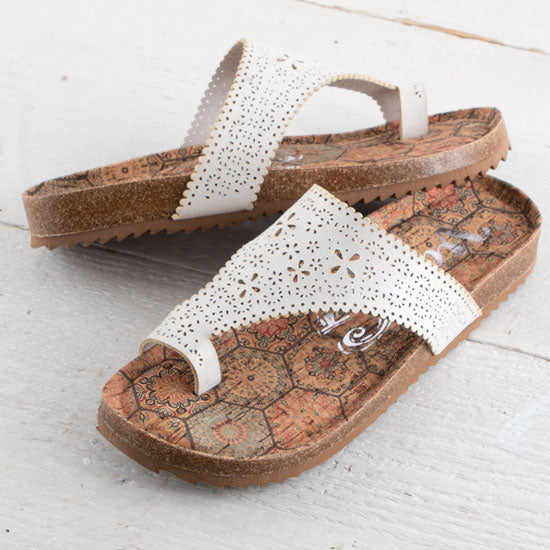 Country Grace Cream Daisy Sandals
