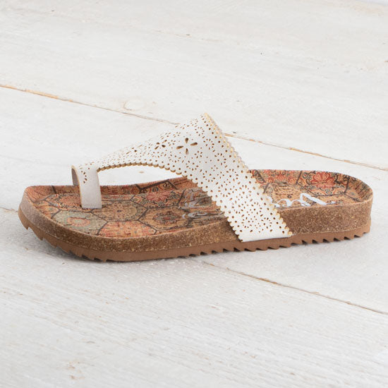 Country Grace Cream Daisy Sandals