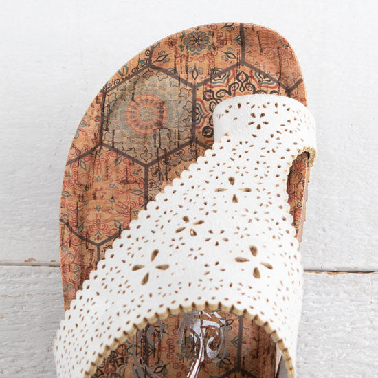 Country Grace Cream Daisy Sandals