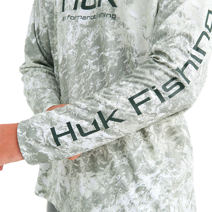 Huk Men's Seagrass Pursuit Mossy Oak Shirt