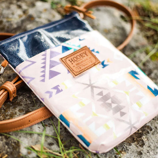 Hooey Monterrey Pink and Navy Wander Crossbody