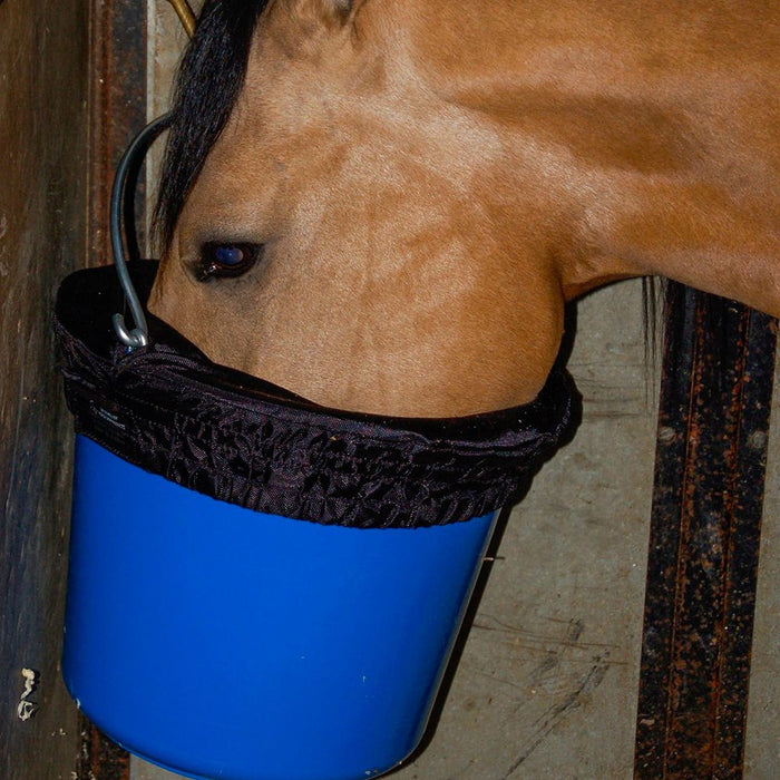 Horse Spa Products Black Water-n-Hole Slosh Proof Rim 20 Quart