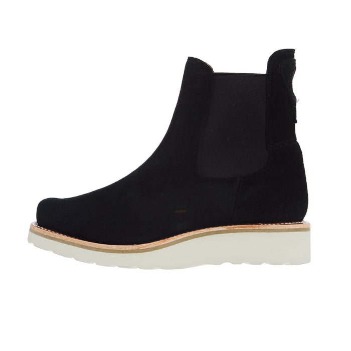 Macie Bean Women`s Black Suede Swedge Casual