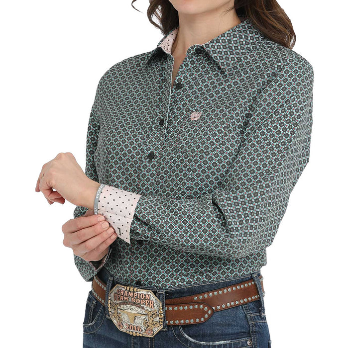 Cinch Women's Grey Geo Print Top