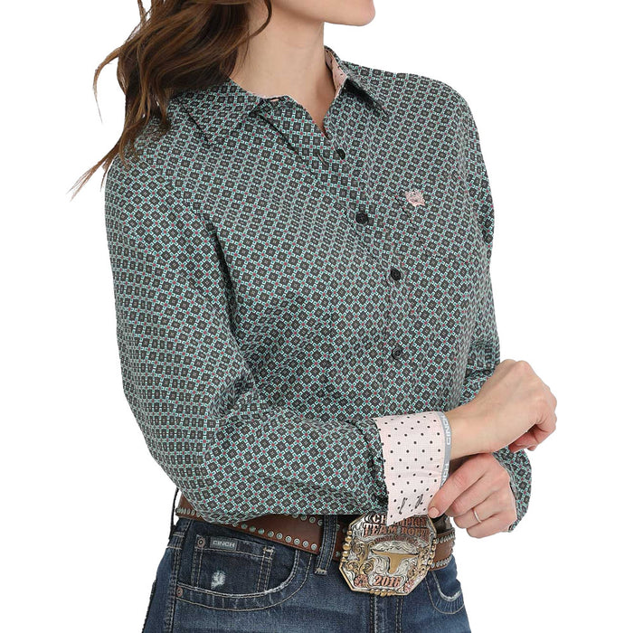 Cinch Women's Grey Geo Print Top